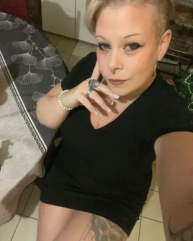 Encre salée, regard franc - Image 1